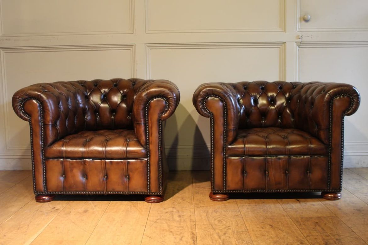 Chesterfield Office Sofa; Full Grain Leather Polyester Fabric Contain Feathers