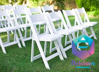 The price of bulk purchase of white wooden chairs is cheap and reasonable